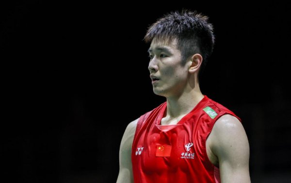 钱掌柜 2-0！李诗沣霸气横扫，四连斩前世界第一，夺个人赛季男单首冠