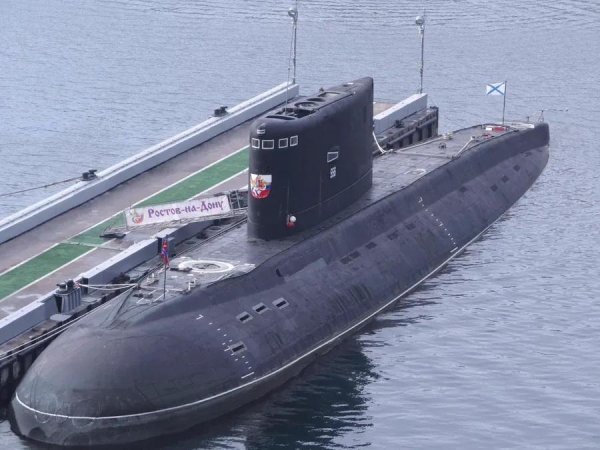 无忧配 俄军基洛级潜艇到了对马海峡，提前上浮大摇大摆通过，解放军潜艇全程静默潜航